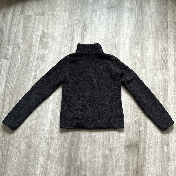 Uniqlo Black Zip Up Jacket - Picture 4 of 6